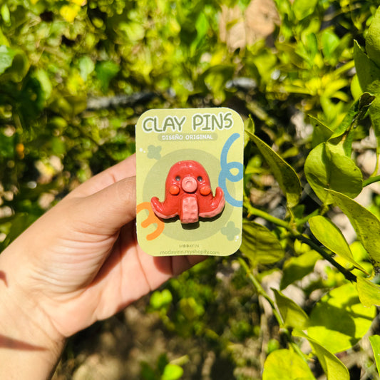Clay pin "Tako-chan"